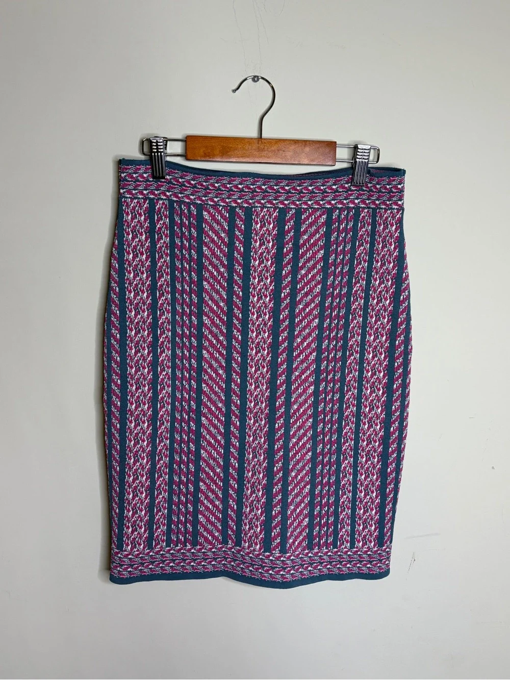 BCBGMaxazria Pink and Gray Patterned Knit Pencil Skirt Size Medium